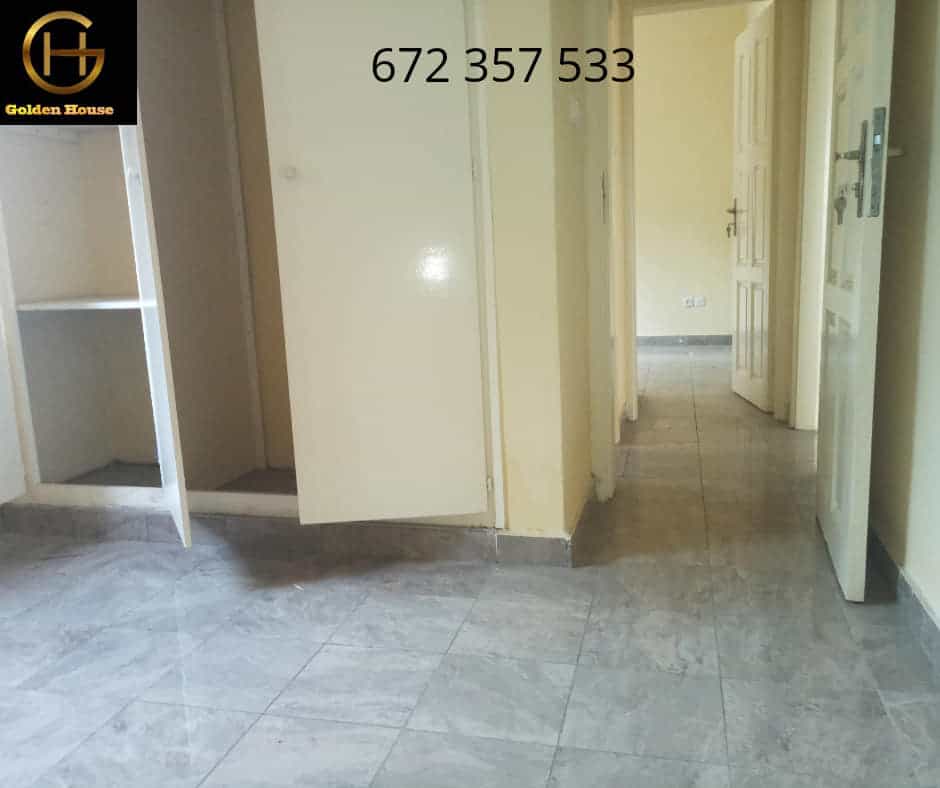 Appartement à louer - Douala, Bonapriso, bonapriso - 1 salon(s), 2 chambre(s), 2 salle(s) de bains - 700 000 FCFA / mois