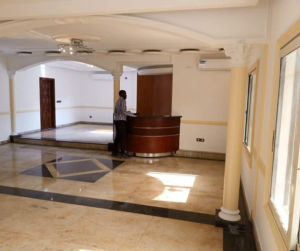 Bureau à louer à Douala, Bonapriso, bonapriso - 300 m2 - 4 000 000 FCFA