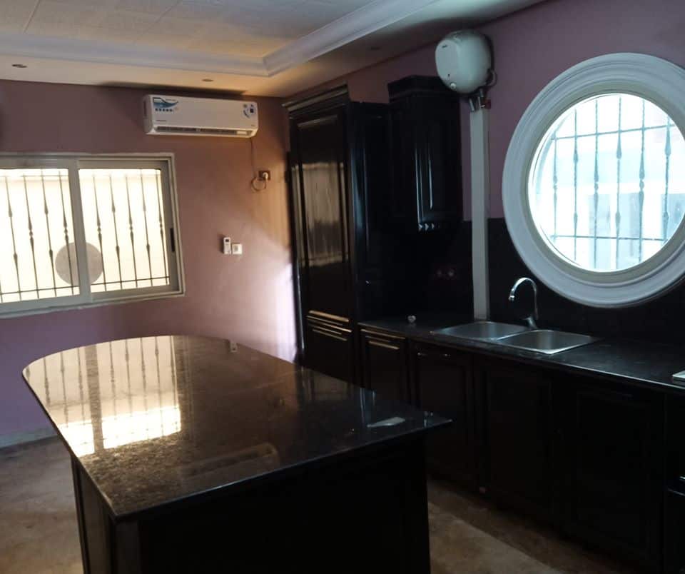Bureau à louer à Douala, Bonapriso, bonapriso - 300 m2 - 4 000 000 FCFA