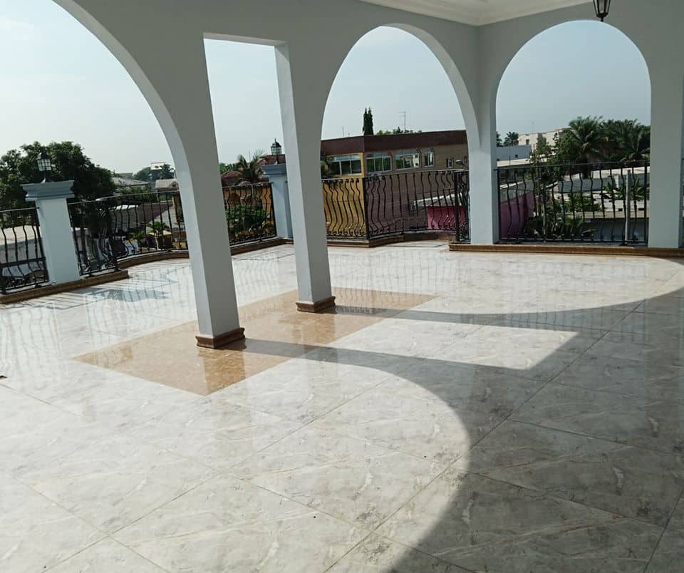 Bureau à louer à Douala, Bonapriso, bonapriso - 300 m2 - 4 000 000 FCFA