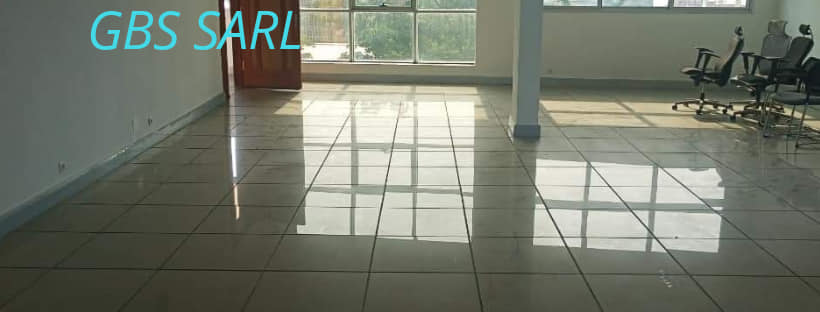 Office to rent at Douala, Bonanjo, bonanjo - 160 m2 - 20 000 FCFA