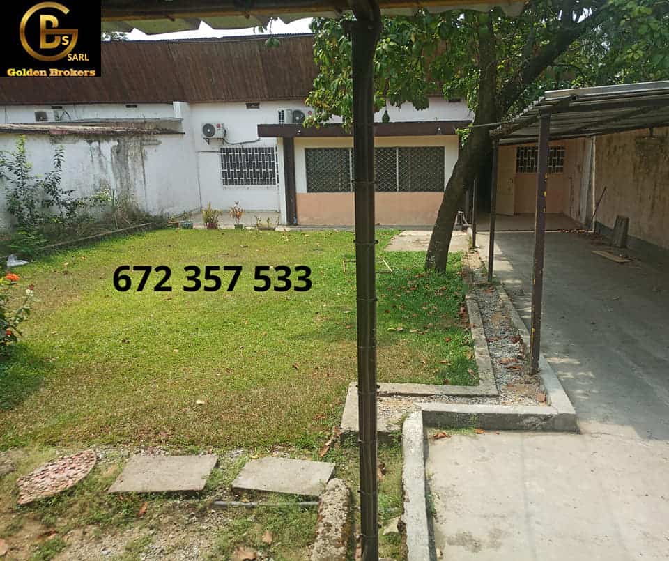 House (Villa) for sale - Douala, Bonapriso, bonapriso - 1 living room(s), 3 bedroom(s), 3 bathroom(s) - 500 000 000 FCFA / month