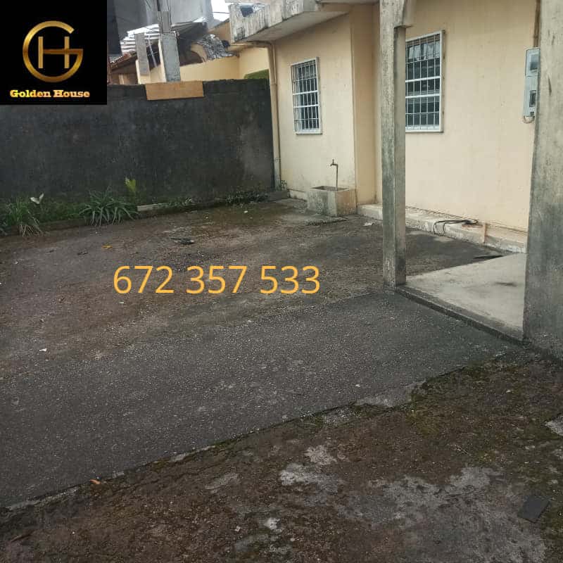 House (Villa) for sale - Douala, Bonamoussadi, petit terrain zone A - 1 living room(s), 3 bedroom(s), 3 bathroom(s) - 90 000 000 FCFA / month