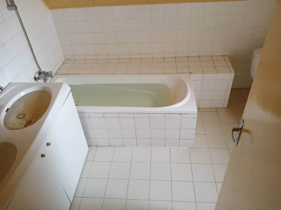 Maison (Villa) à louer - Douala, Bonapriso, bonapriso - 1 salon(s), 4 chambre(s), 5 salle(s) de bains - 1 700 000 FCFA / mois