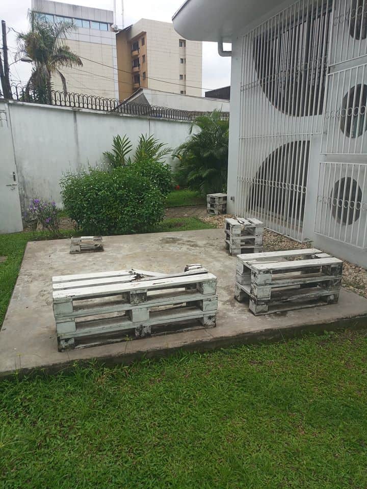 Maison (Villa) à louer - Douala, Bali, rue des manguiers - 1 salon(s), 4 chambre(s), 3 salle(s) de bains - 700 000 FCFA / mois
