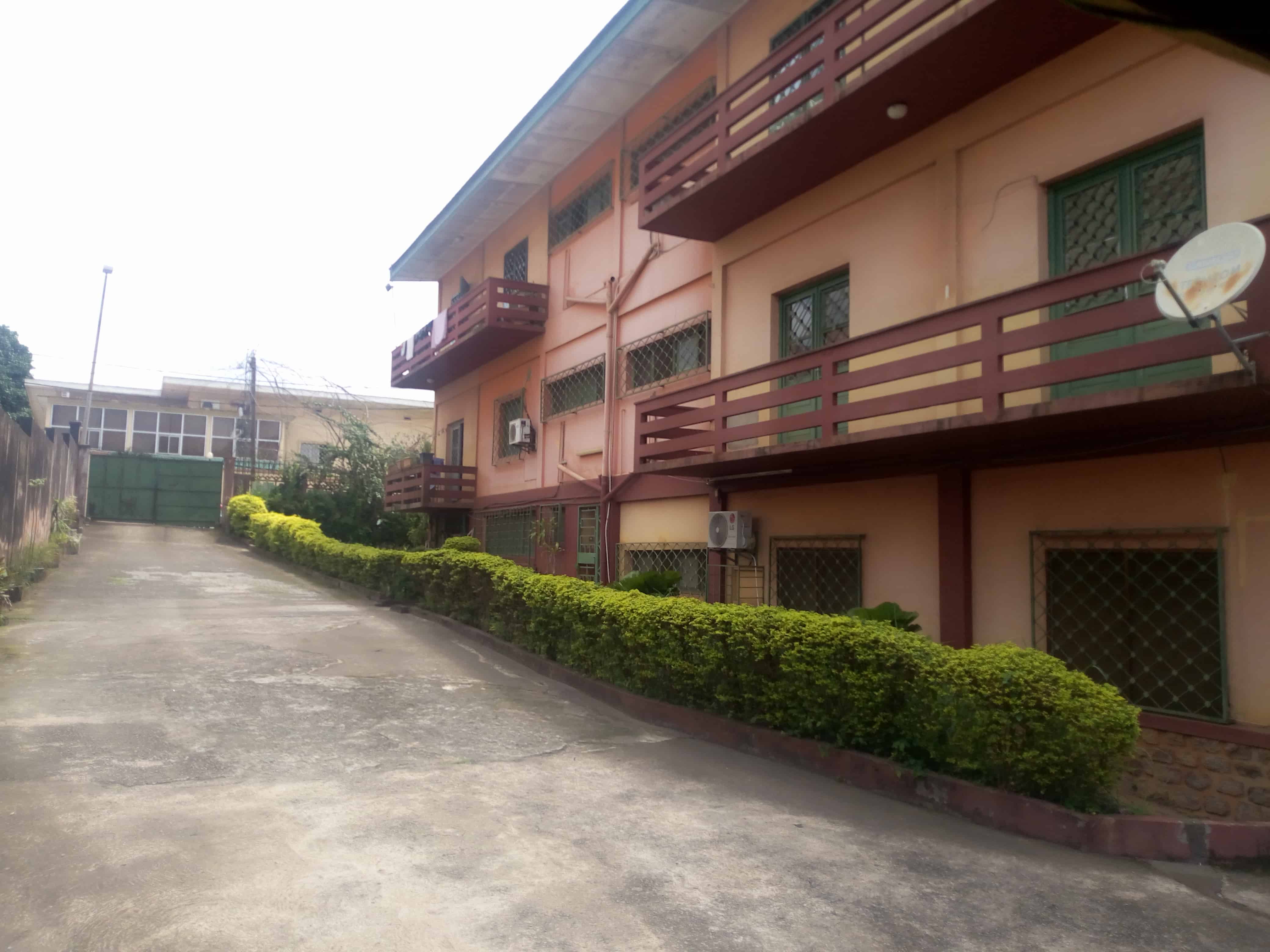 Maison (Villa) à vendre à Yaoundé, Bastos 4 chambres 750 000 000 FCFA