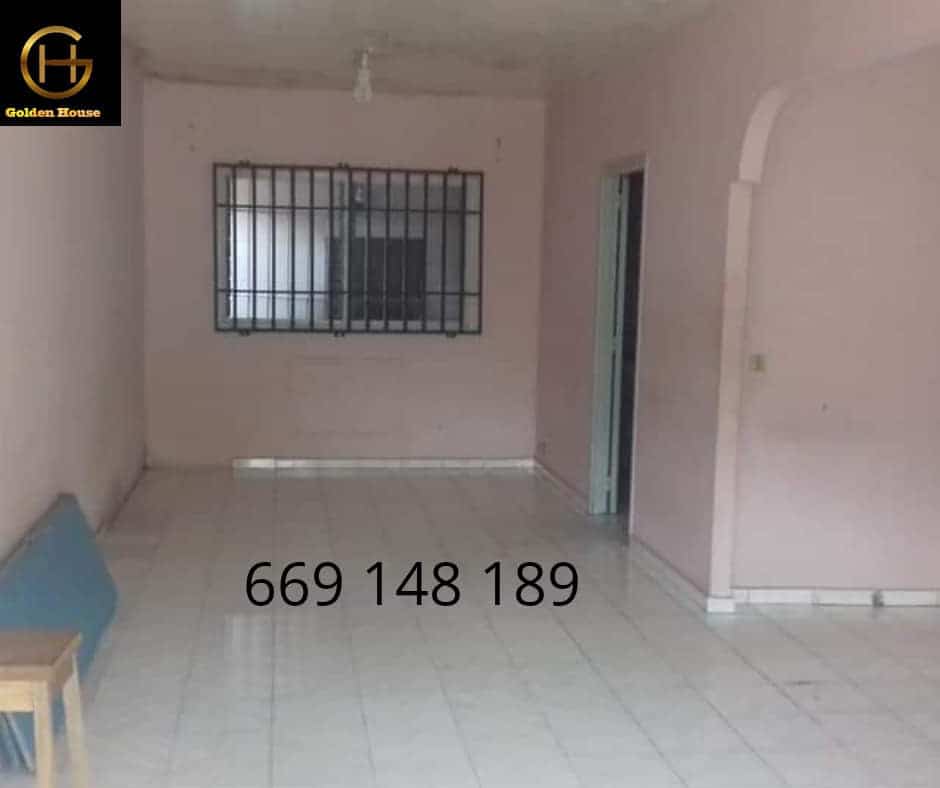House (Villa) for sale - Douala, Makepe, makepe - 1 living room(s), 5 bedroom(s), 3 bathroom(s) - 75 000 000 FCFA / month