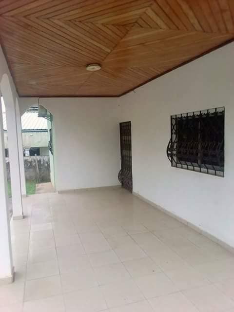 Maison (Villa) à vendre - Kribi, Administratif, kribi - 1 salon(s), 3 chambre(s), 2 salle(s) de bains - 50 000 000 FCFA