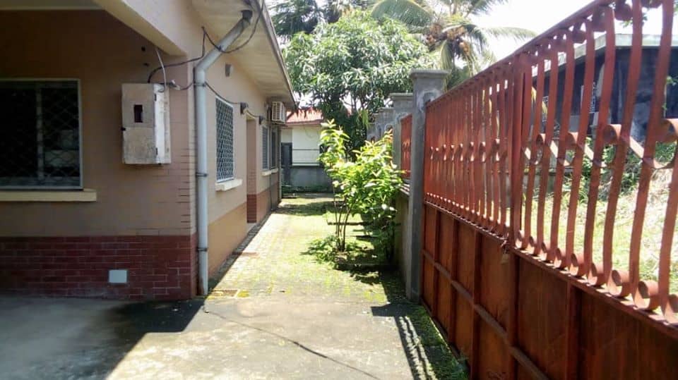 Maison (Villa) à vendre - Kribi, Administratif, kribi - 2 salon(s), 3 chambre(s), 3 salle(s) de bains - 200 000 000 FCFA