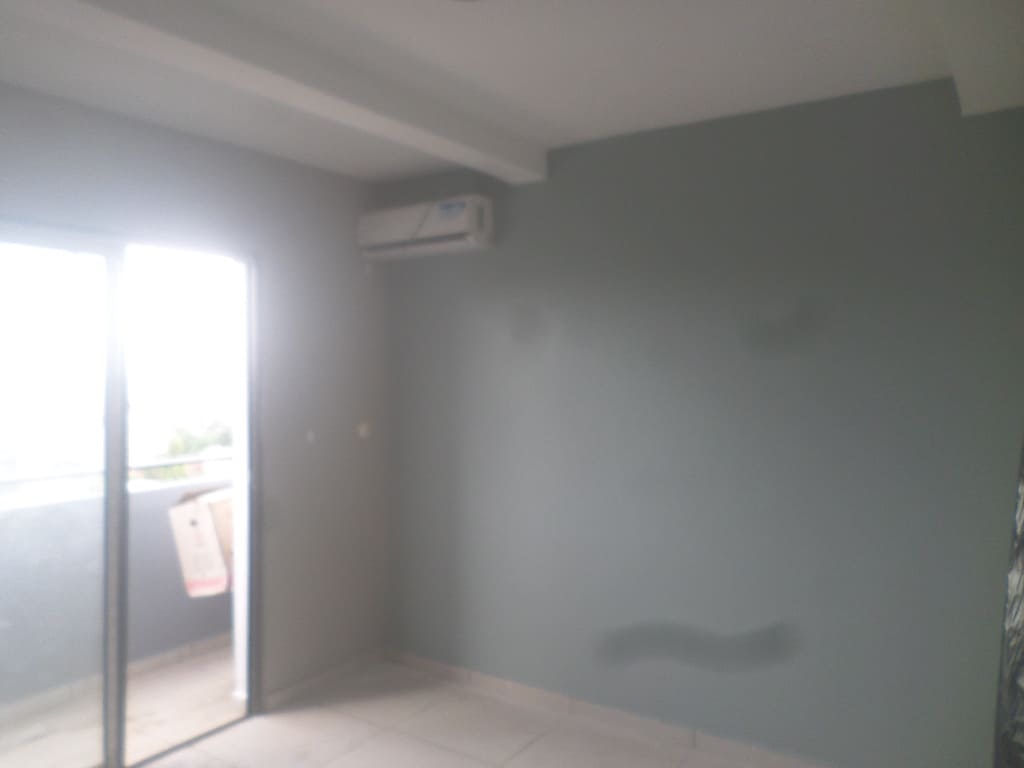 Apartment to rent - Yaoundé, Bastos, pas loin du rond point bastos IMMEUBLE NEUF DE 9 APPARTEMENT AVEC ASCENCEUR  5 APPARTEMENT DE 3 CHAMBRES ET 4 APPARTEMENT DE  2CHAMBRES - 1 living room(s), 3 bedroom(s), 4 bathroom(s) - 17 000 000 FCFA / month