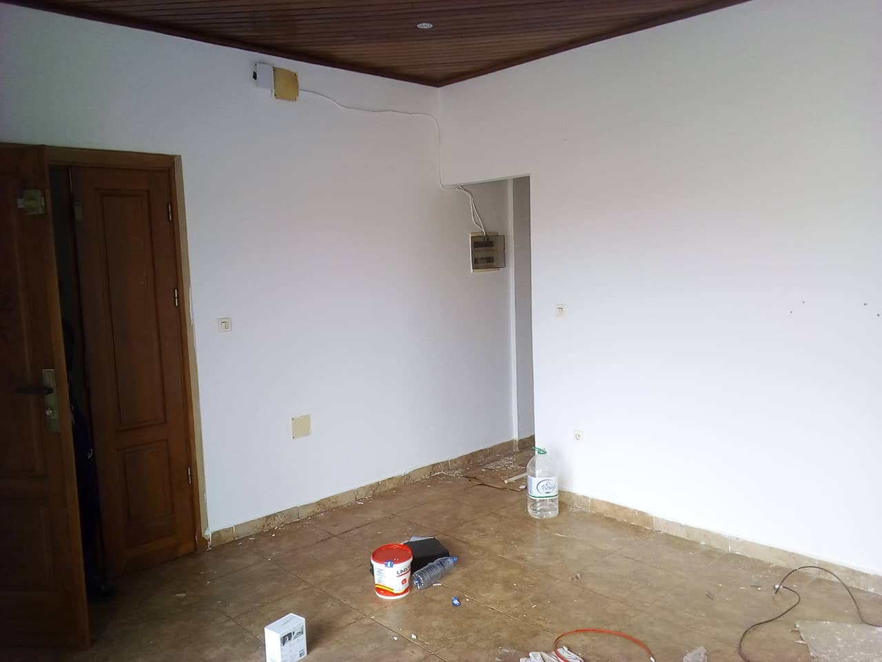 Apartment to rent - Yaoundé, Bastos, pas loin du rond point - 1 living room(s), 1 bedroom(s), 1 bathroom(s) - 175 000 FCFA / month