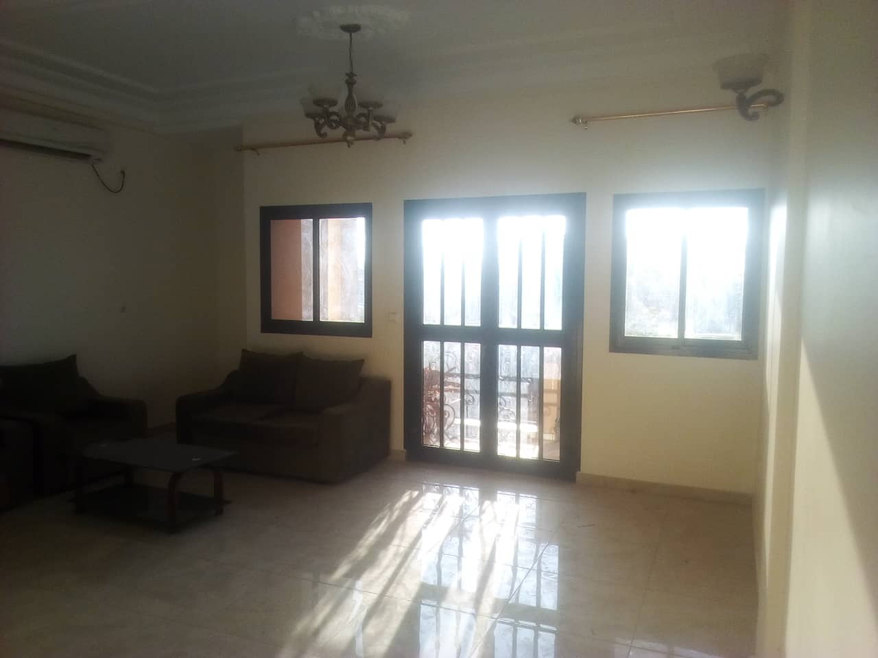 Apartment to rent - Yaoundé, Ngousso, fabrique - 1 living room(s), 3 bedroom(s), 3 bathroom(s) - 300 000 FCFA / month