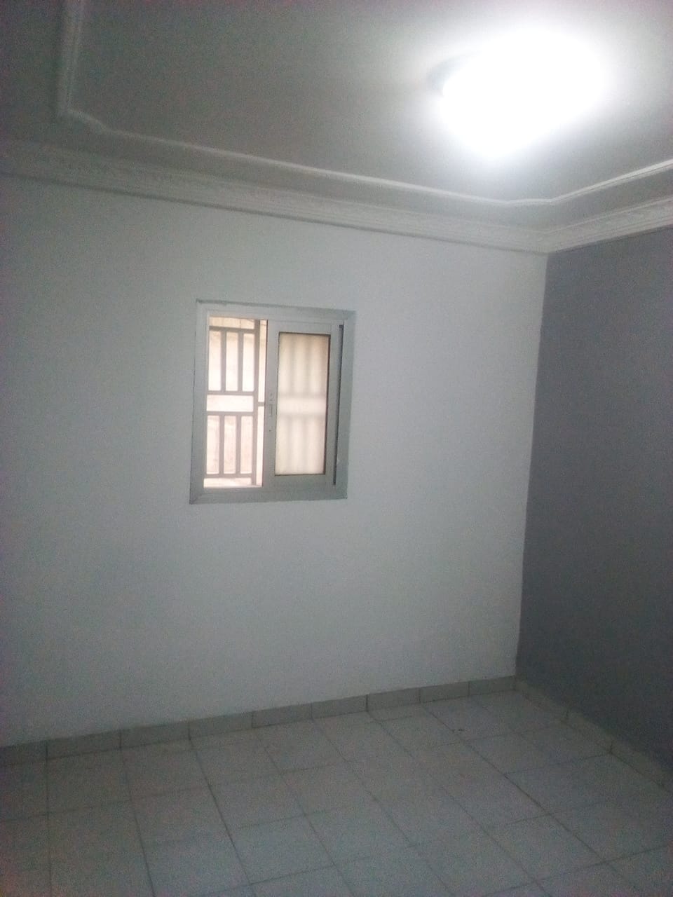 Apartment to rent - Yaoundé, Mbankolo, pas loin du carrefour golf - 1 living room(s), 2 bedroom(s), 1 bathroom(s) - 150 000 FCFA / month