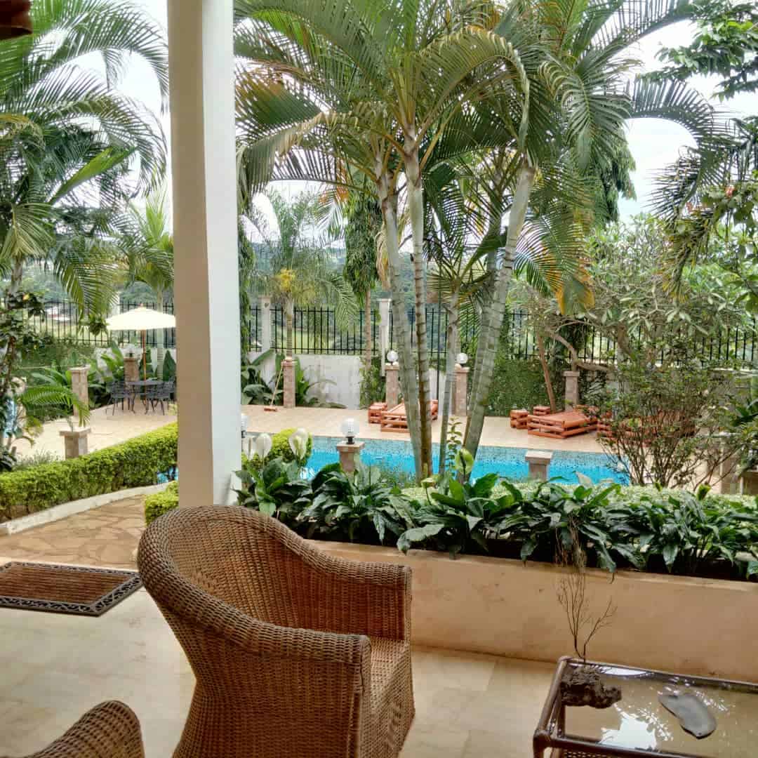 House (Villa) to rent - Yaoundé, Mbankolo, À une minute du golf - 1 living room(s), 4 bedroom(s), 3 bathroom(s) - 2 500 000 FCFA / month