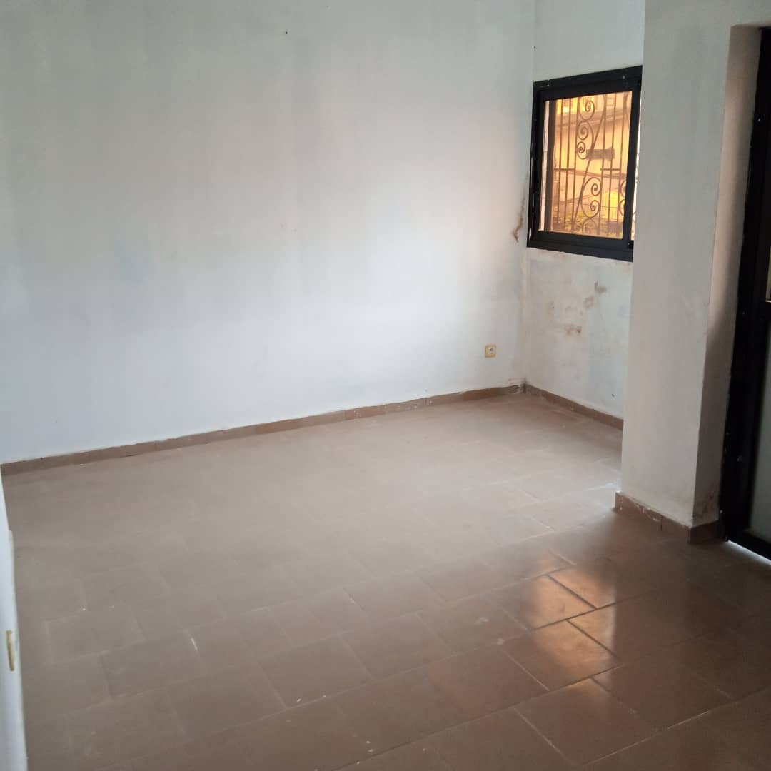 Apartment to rent - Douala, Bepanda, Bepanda - 1 living room(s), 1 bedroom(s), 1 bathroom(s) - 70 000 FCFA / month