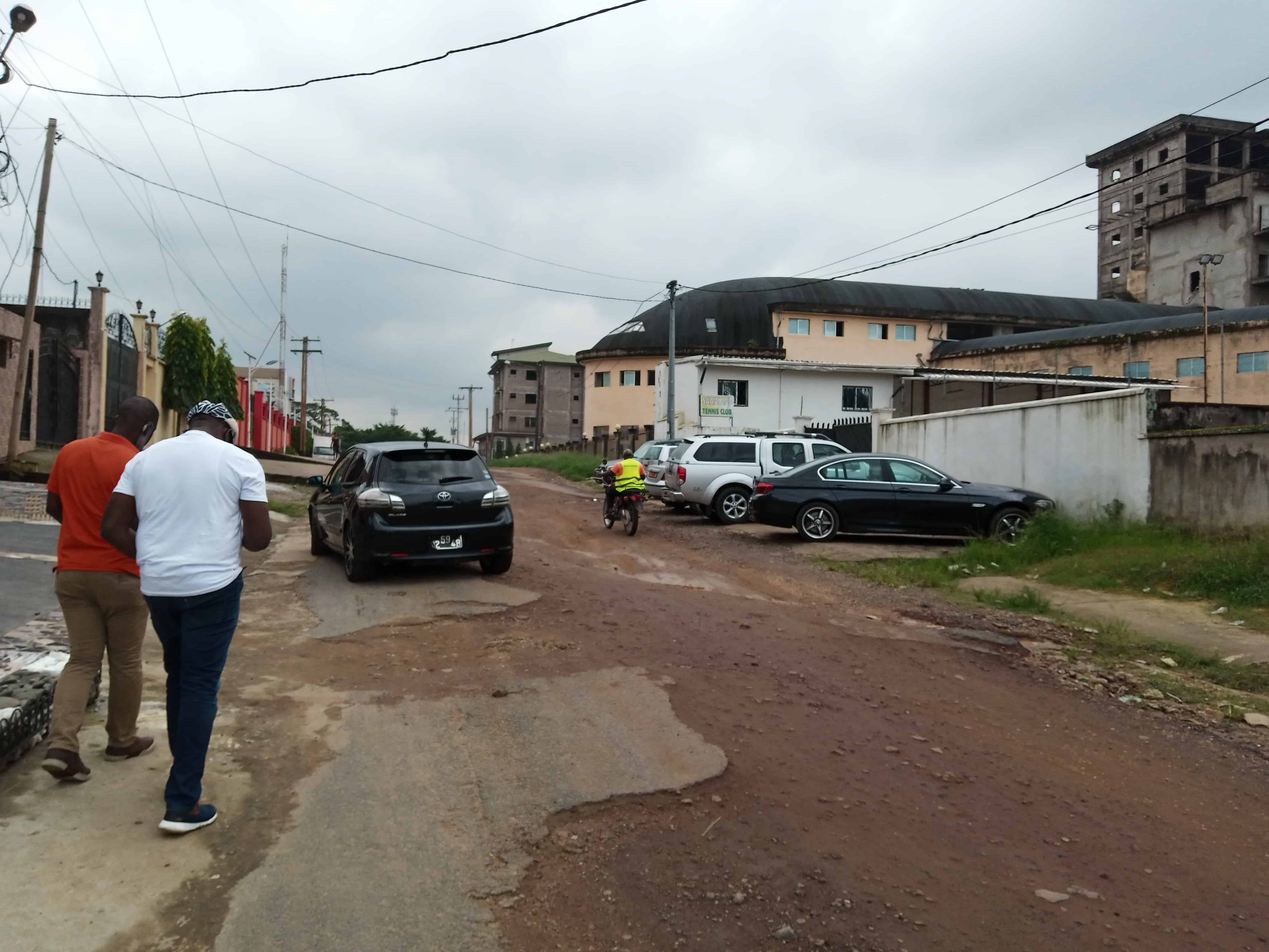 Terrain à vendre - Douala, Bonamoussadi, Denver - 1000 m2 - 150 000 000 FCFA