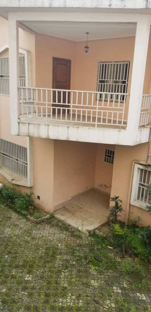 Maison (Villa) à louer - Douala, Logpom, Carrefour andem - 1 salon(s), 4 chambre(s), 3 salle(s) de bains - 500 000 FCFA / mois