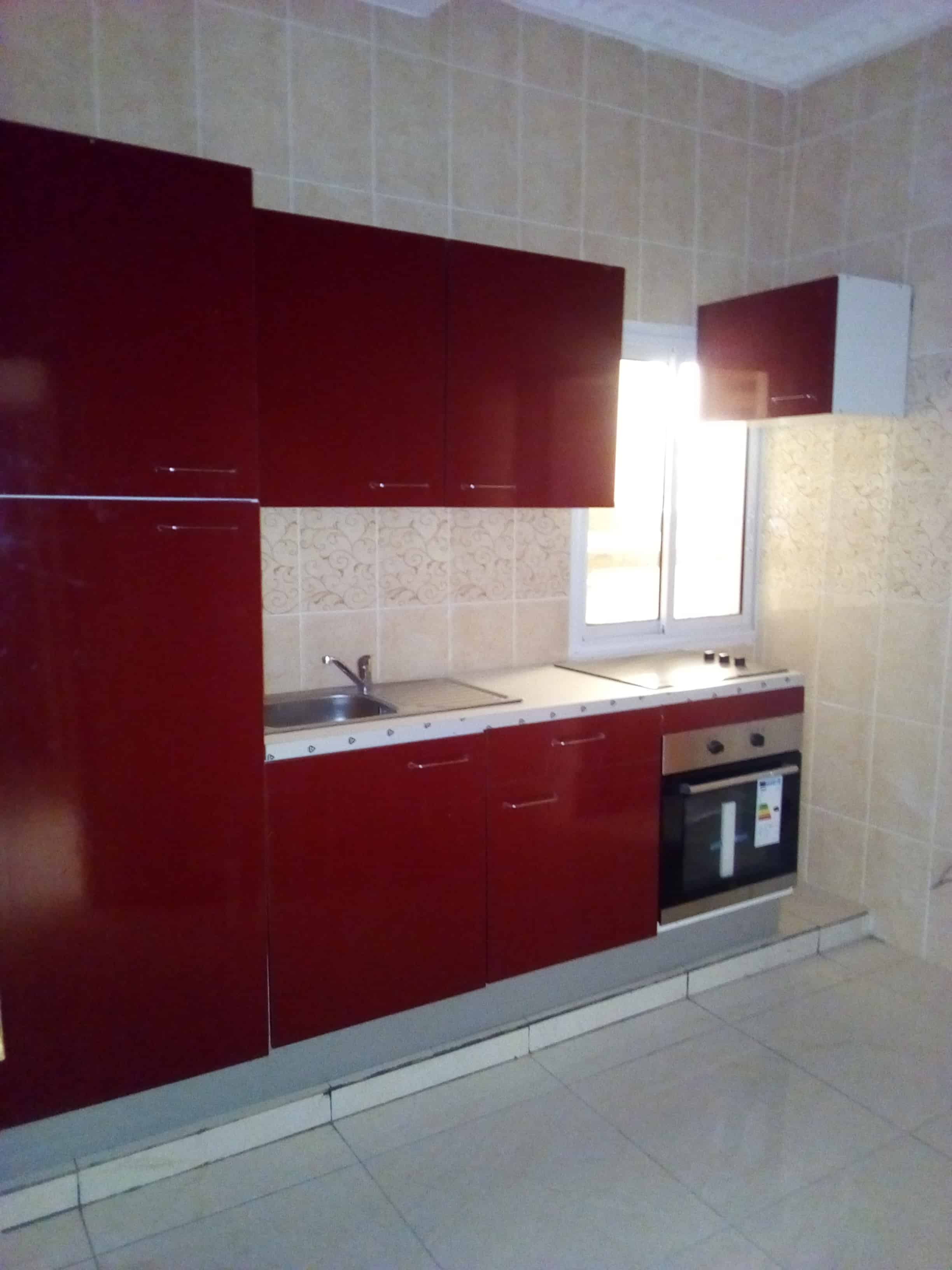 Apartment to rent - Yaoundé, Bastos, pas loin de mongobock - 1 living room(s), 2 bedroom(s), 2 bathroom(s) - 700 000 FCFA / month