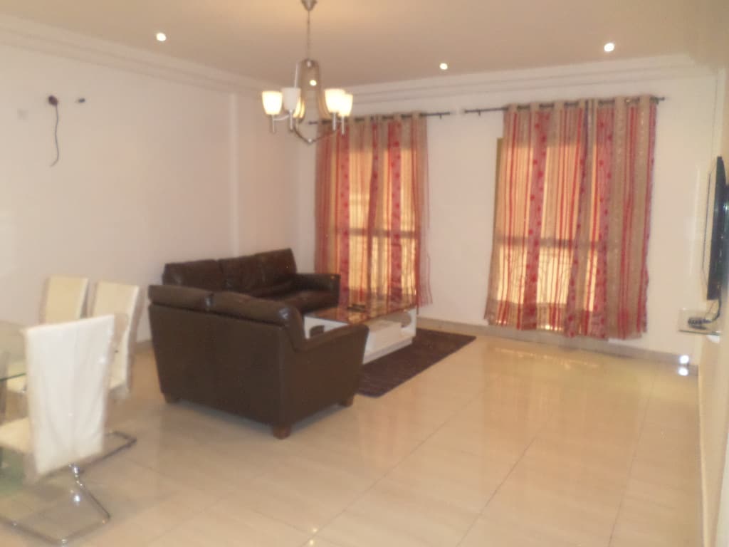 Apartment to rent - Yaoundé, Bastos, dragage - 1 living room(s), 2 bedroom(s), 3 bathroom(s) - 800 000 FCFA / month