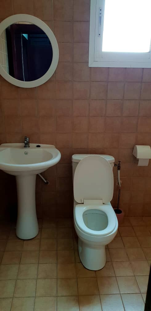 Apartment to rent - Yaoundé, Santa Barbara, Pas loin  de la sonel - 1 living room(s), 2 bedroom(s), 2 bathroom(s) - 265 000 FCFA / month