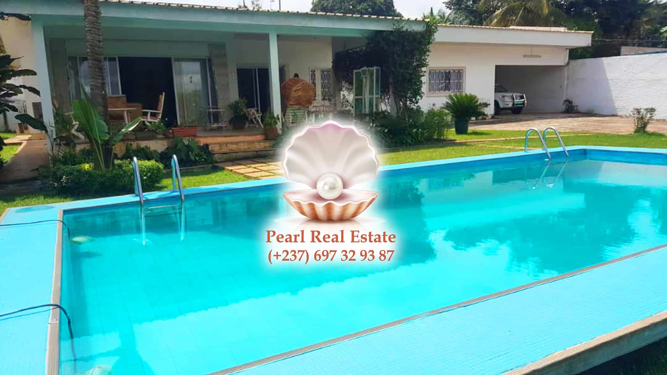 House (Villa) to rent - Yaoundé, Bastos, Consulat de Belgique - 1 living room(s), 4 bedroom(s), 3 bathroom(s) - 2 000 000 FCFA / month