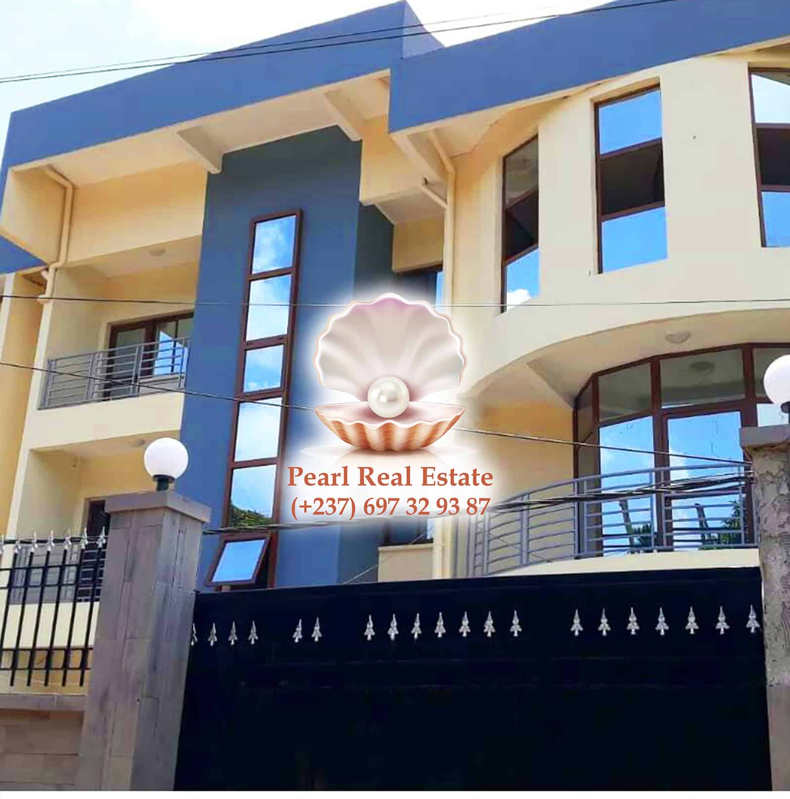 Apartment to rent - Yaoundé, Bastos, Quartier du Golf - 1 living room(s), 3 bedroom(s), 2 bathroom(s) - 2 000 000 FCFA / month