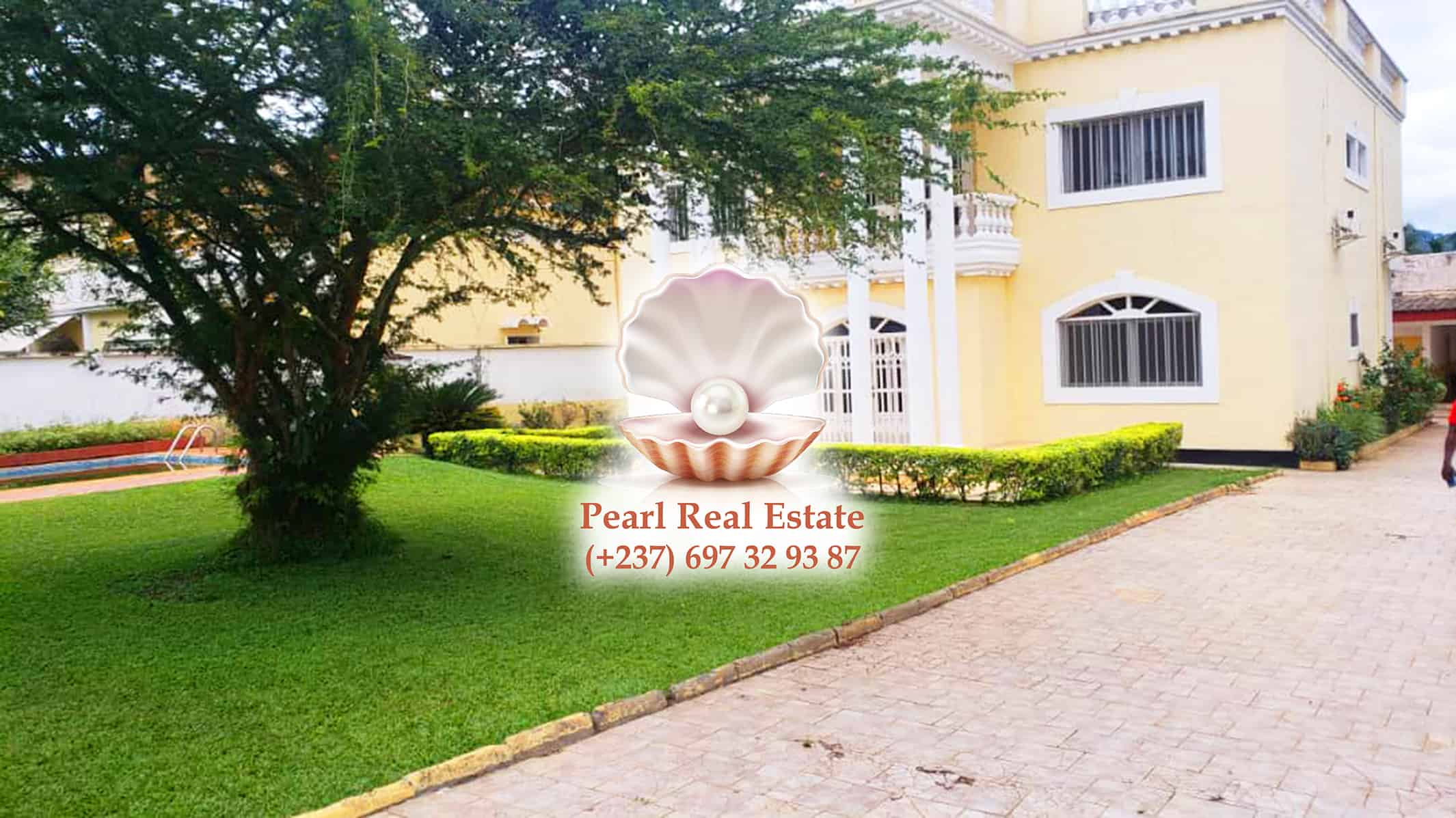 Maison (Duplex) à louer - Yaoundé, Bastos, Ambassade du Nigéria - 1 salon(s), 4 chambre(s), 3 salle(s) de bains - 3 500 000 FCFA / mois