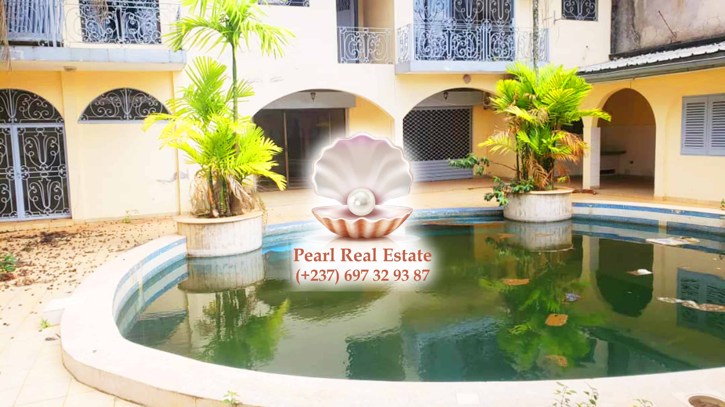 House (Duplex) to rent - Yaoundé, Bastos, Bastos - 1 living room(s), 4 bedroom(s), 4 bathroom(s) - 2 000 000 FCFA / month