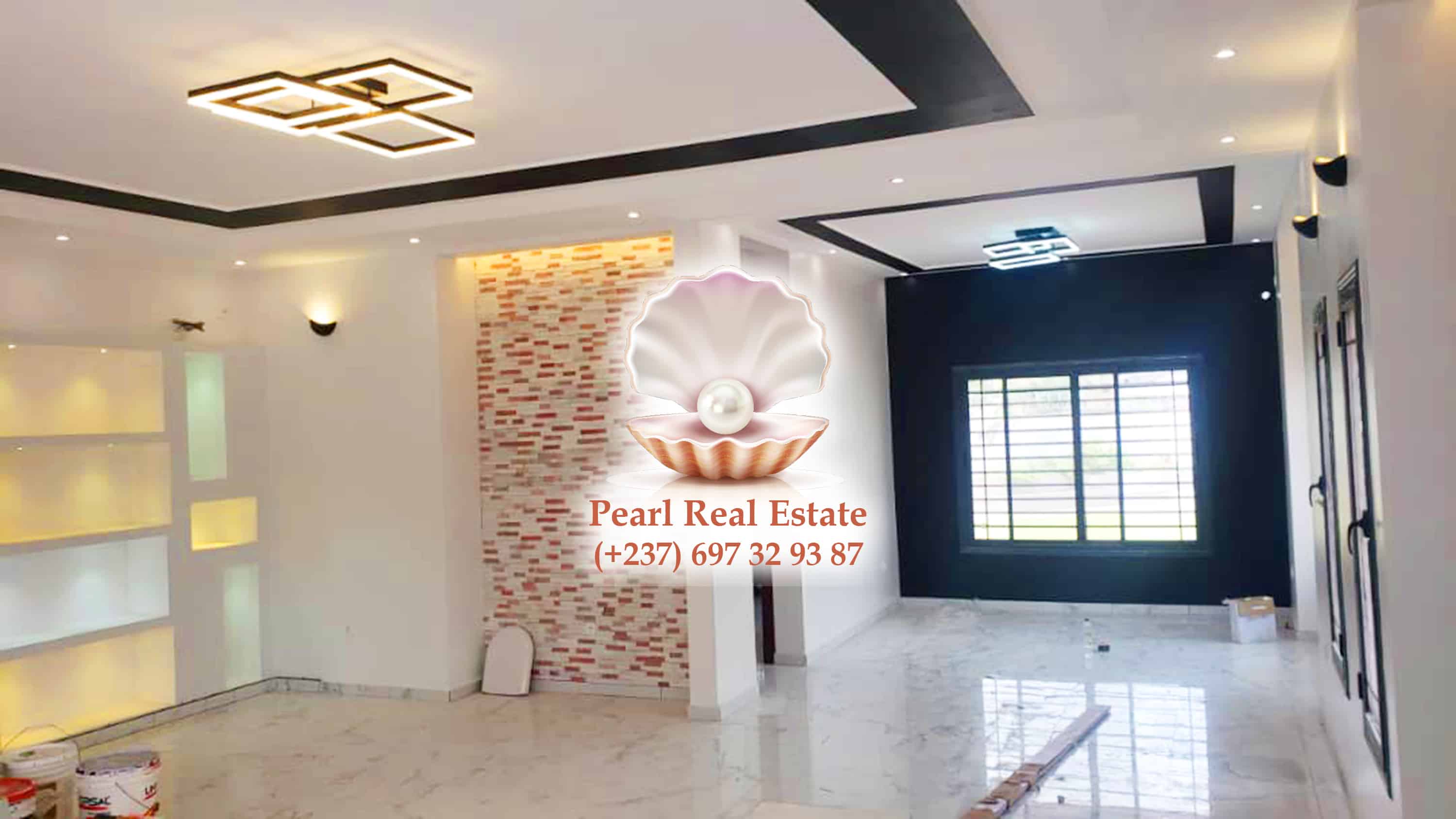 Maison (Duplex) à vendre - Yaoundé, Bastos, Bastos - 2 salon(s), 4 chambre(s), 4 salle(s) de bains - 250 000 000 FCFA