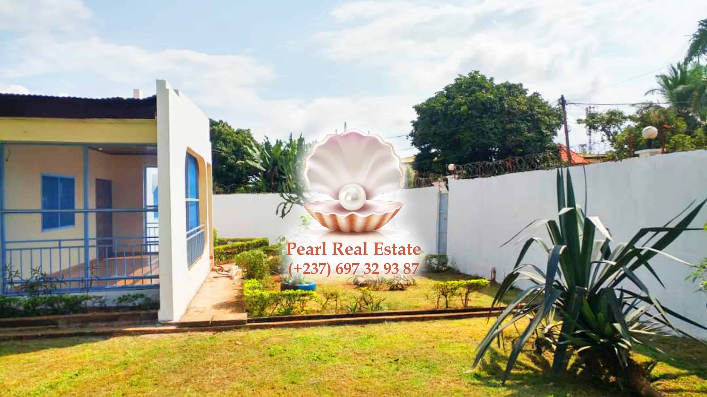 House (Villa) to rent - Yaoundé, Bastos, Dragages - 1 living room(s), 3 bedroom(s), 2 bathroom(s) - 1 200 000 FCFA / month