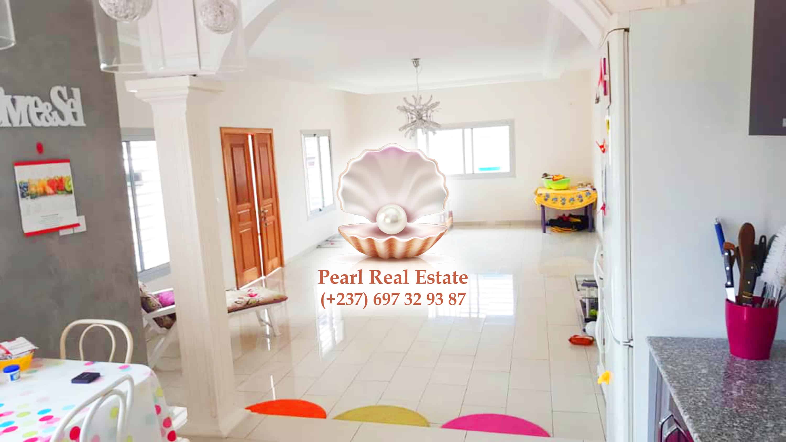 Maison (Villa) à vendre - Yaoundé, Odza, Odza - 1 salon(s), 4 chambre(s), 3 salle(s) de bains - 80 000 000 FCFA