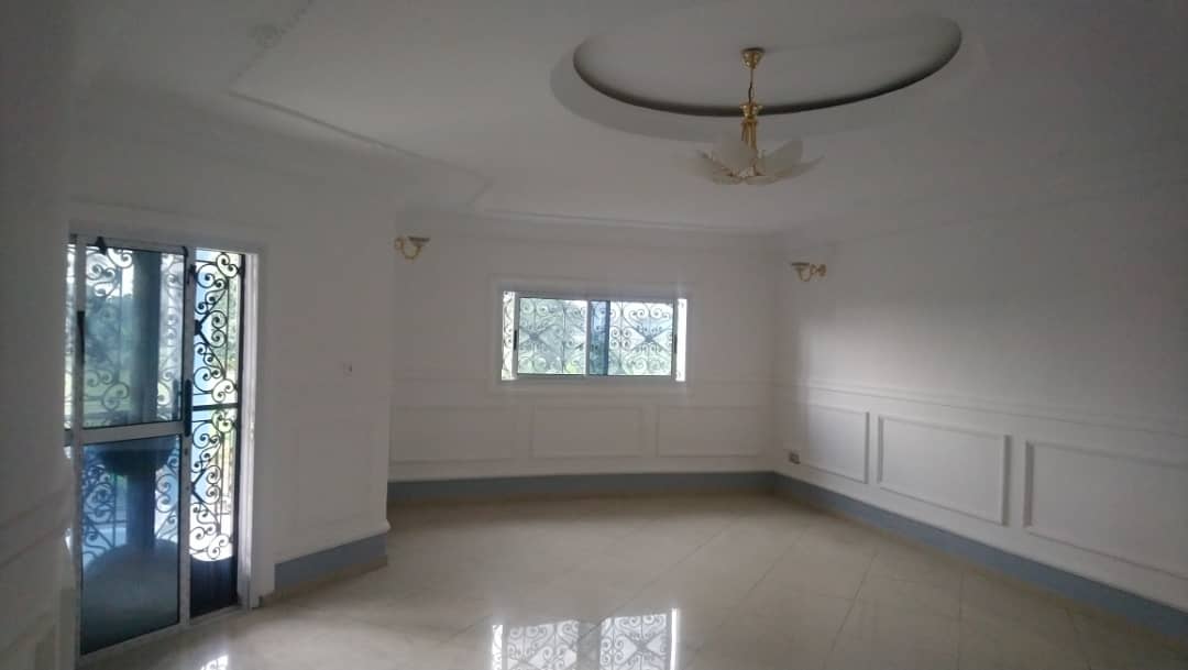 Maisons, villas, duplex, triplex à louer à Douala, Cameroun