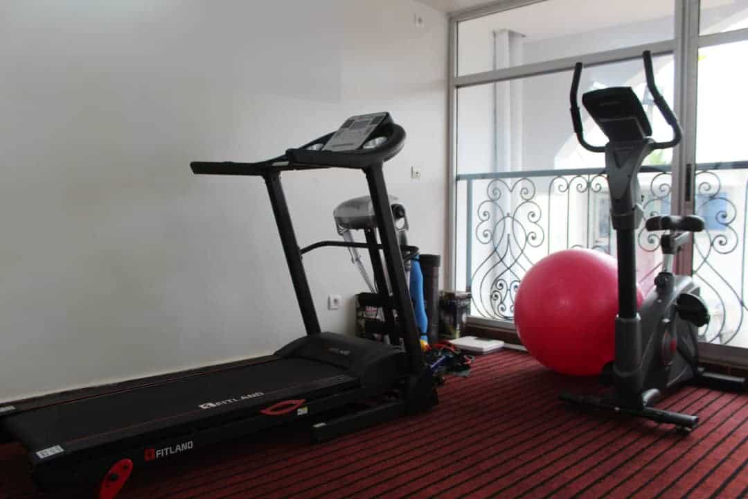 Appartement à louer - Yaoundé, Mfandena, Appartement luxueux - 1 salon(s), 4 chambre(s), 5 salle(s) de bains - 2 000 000 FCFA / mois