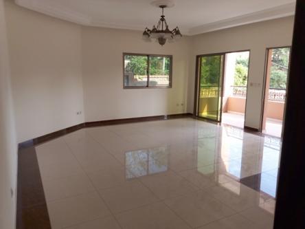 Apartment to rent - Yaoundé, Bastos, Pas loin bliss - 1 living room(s), 2 bedroom(s), 3 bathroom(s) - 550 000 FCFA / month