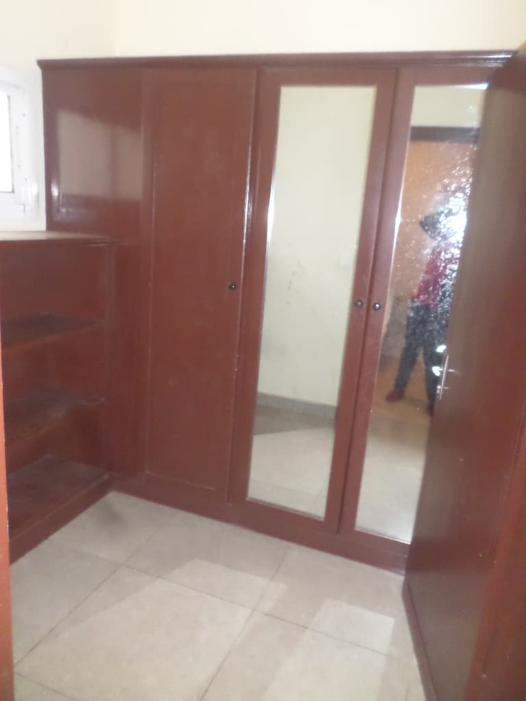 Apartment to rent - Yaoundé, Santa Barbara, bel appart - 1 living room(s), 3 bedroom(s), 2 bathroom(s) - 315 000 FCFA / month