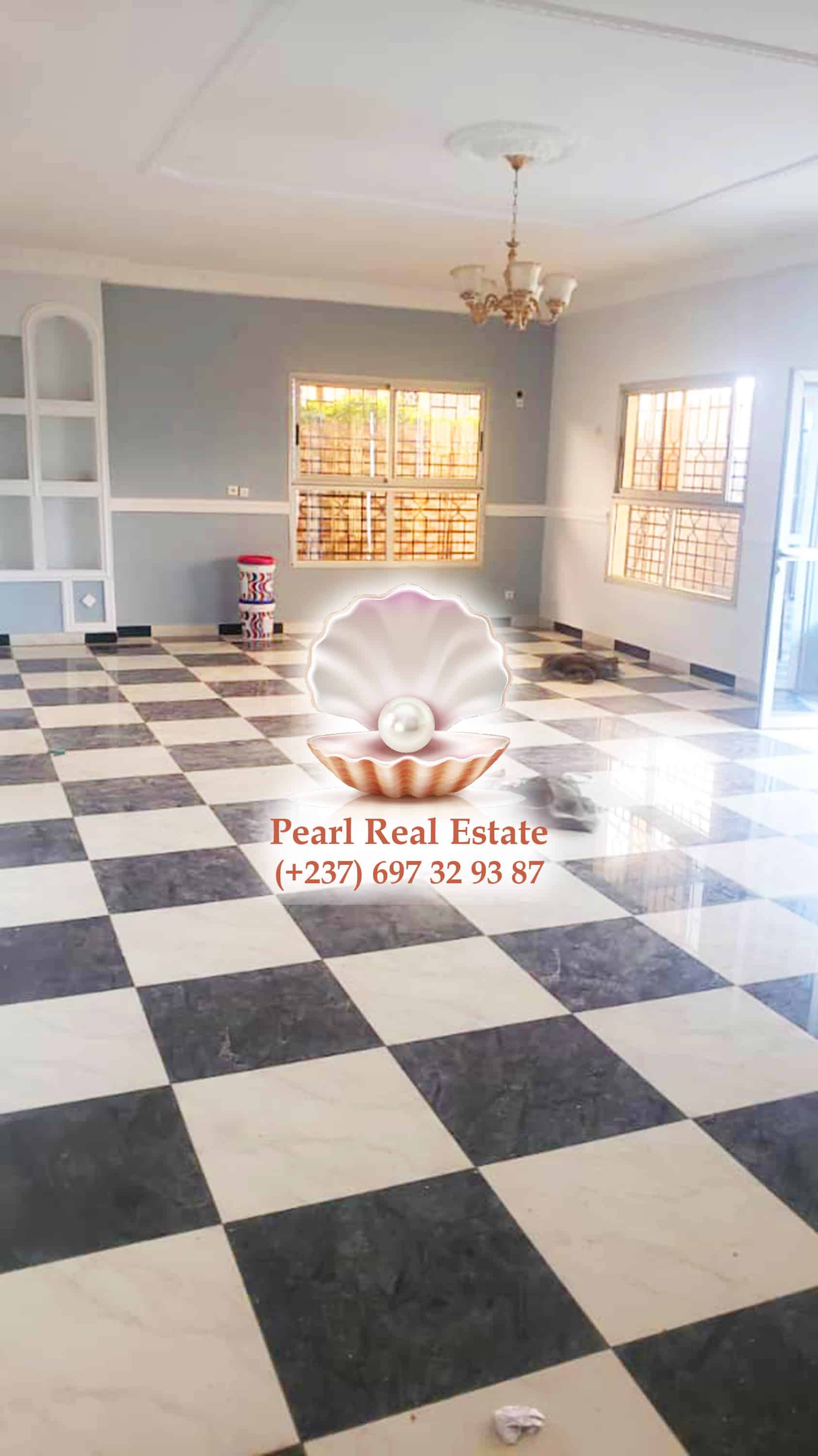 Apartment to rent - Yaoundé, Bastos, Bastos - 1 living room(s), 3 bedroom(s), 2 bathroom(s) - 600 000 FCFA / month