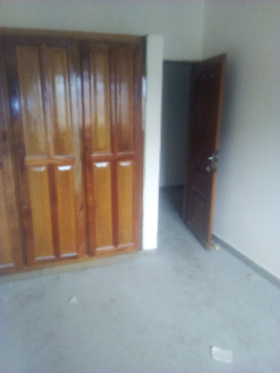 Apartment to rent - Yaoundé, Tsinga, pas loin de fecafoot - 1 living room(s), 3 bedroom(s), 4 bathroom(s) - 300 000 FCFA / month