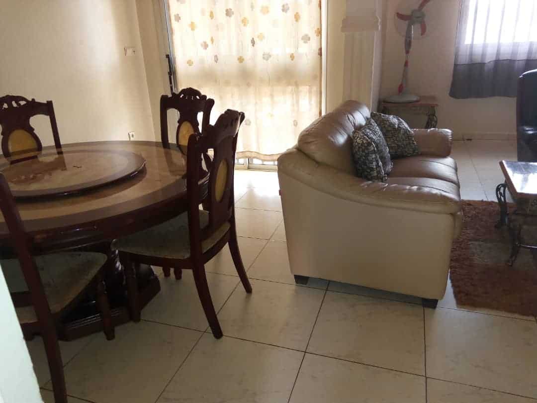 Apartment to rent - Yaoundé, Bastos, Pas loin de la foire(Appartement non meublé - 1 living room(s), 2 bedroom(s), 2 bathroom(s) - 350 000 FCFA / month