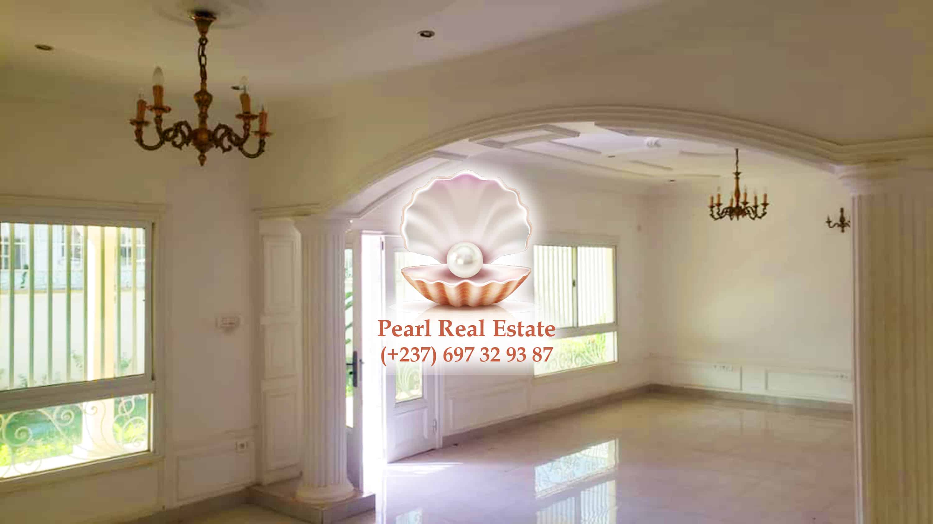 Maison (Villa) à louer - Yaoundé, Abome, Bastos - 1 salon(s), 4 chambre(s), 4 salle(s) de bains - 1 500 000 FCFA / mois