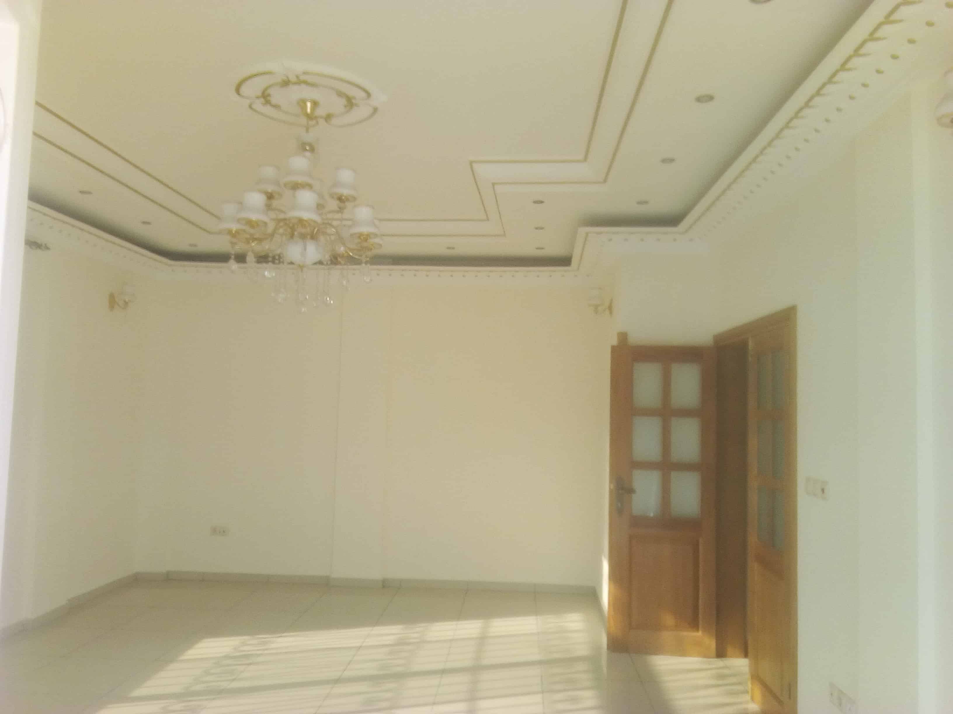 Apartment to rent - Yaoundé, Bastos, Ambassade de chine - 1 living room(s), 2 bedroom(s), 3 bathroom(s) - 500 000 FCFA / month