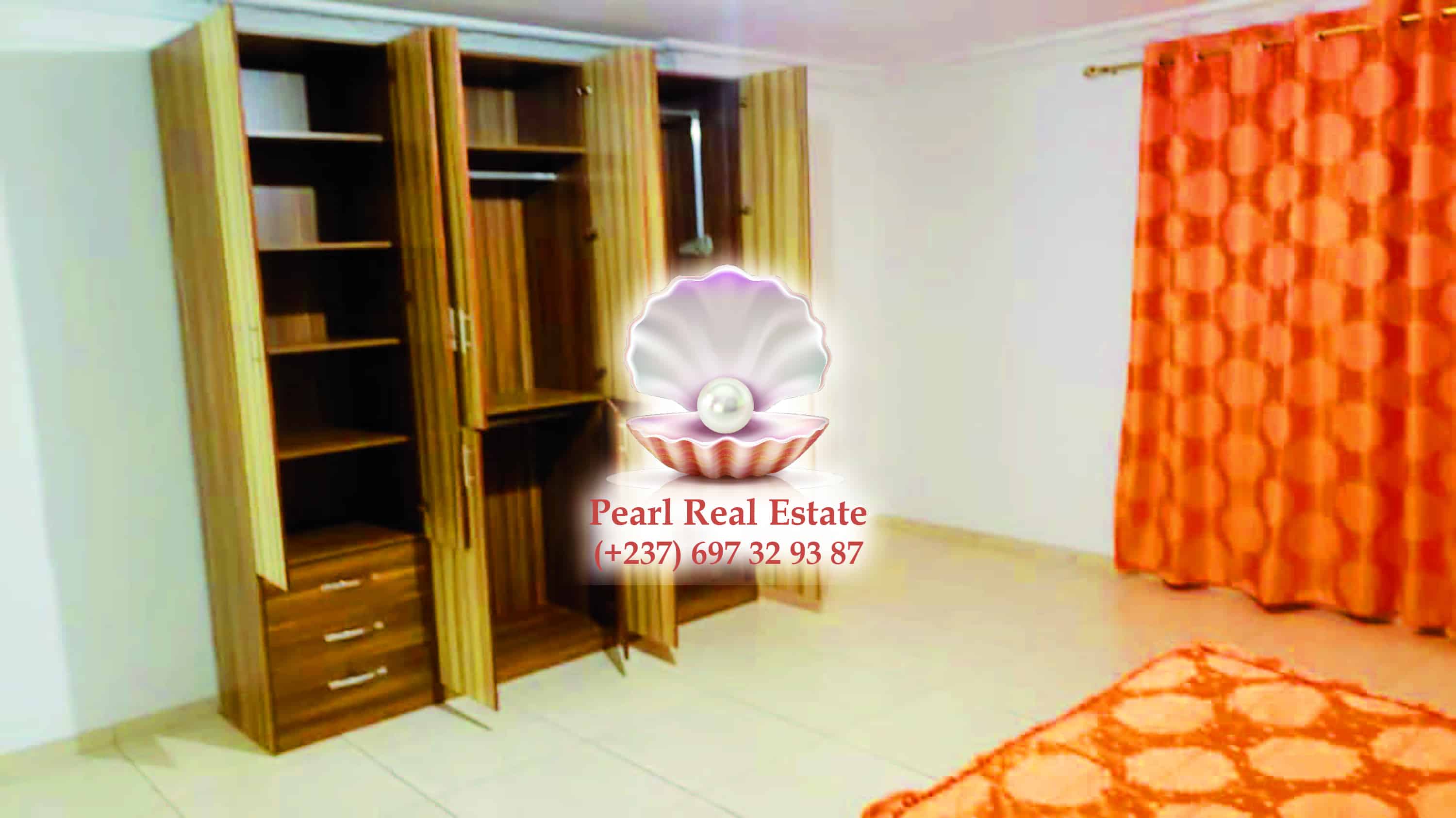 Apartment to rent - Yaoundé, Bastos, Bastos - 1 living room(s), 3 bedroom(s), 3 bathroom(s) - 1 500 000 FCFA / month