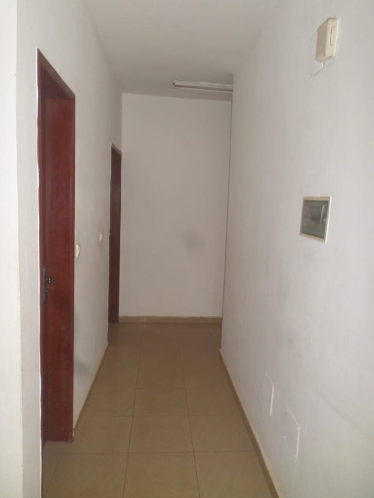 Apartment to rent - Yaoundé, Mfandena, omnisport - 1 living room(s), 3 bedroom(s), 3 bathroom(s) - 275 000 FCFA / month