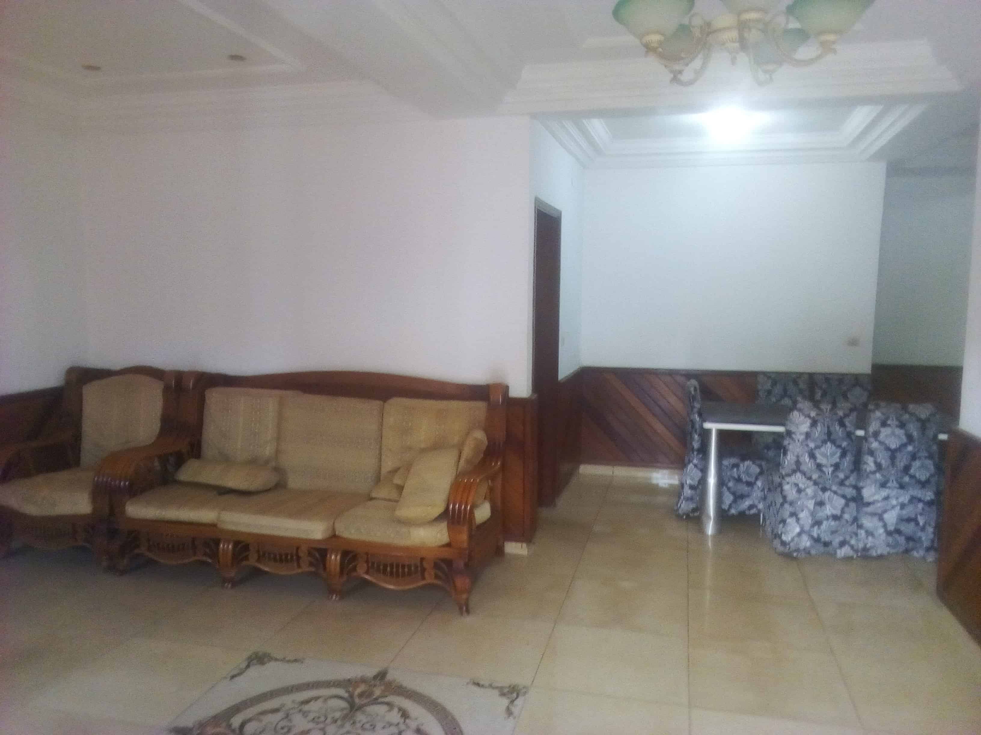 Apartment to rent - Yaoundé, Mfandena, Vers prodel (appart non meublé) - 1 living room(s), 3 bedroom(s), 3 bathroom(s) - 400 000 FCFA / month