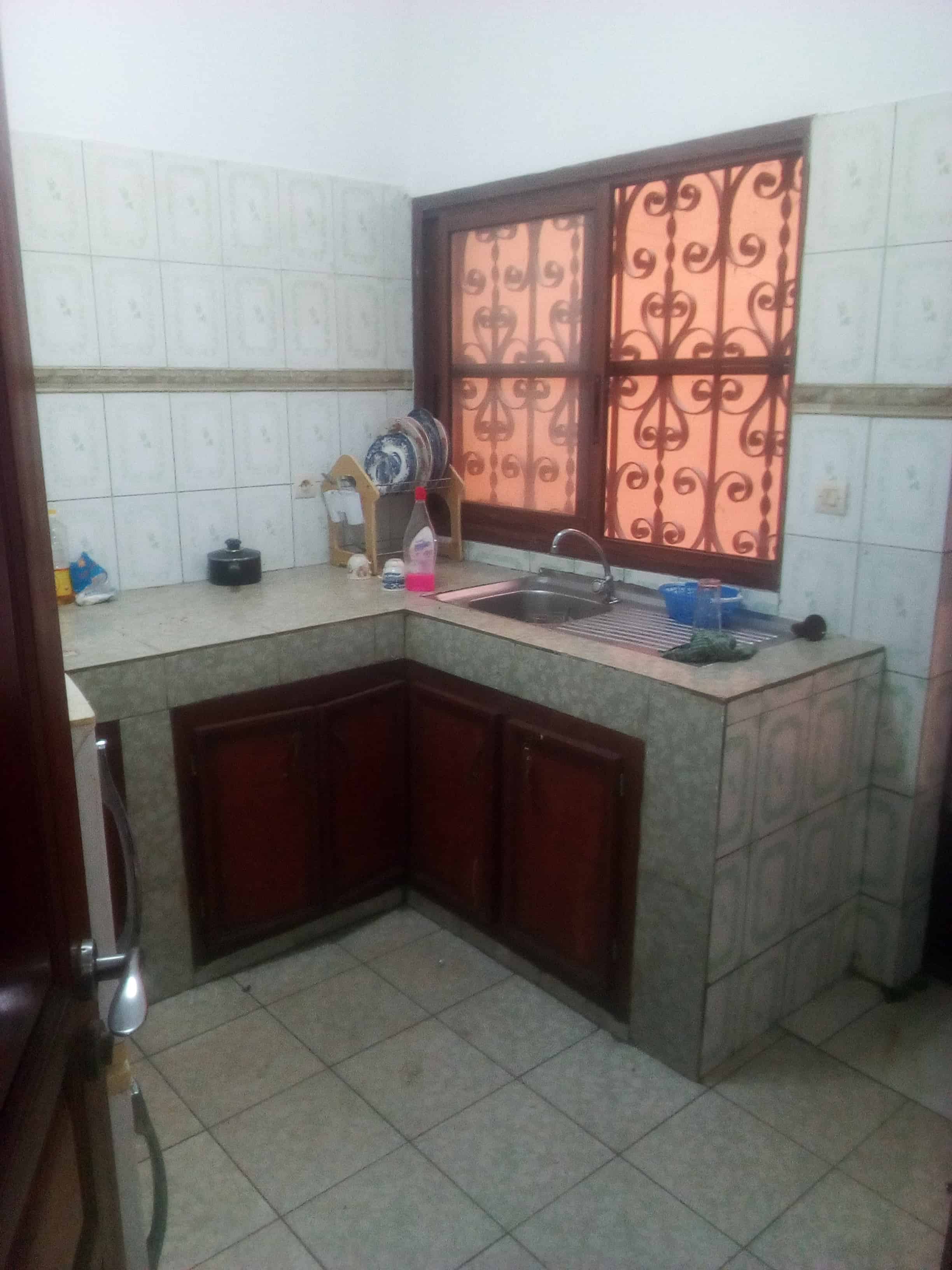 Apartment to rent - Yaoundé, Mfandena, Vers prodel (appart non meublé) - 1 living room(s), 3 bedroom(s), 3 bathroom(s) - 400 000 FCFA / month