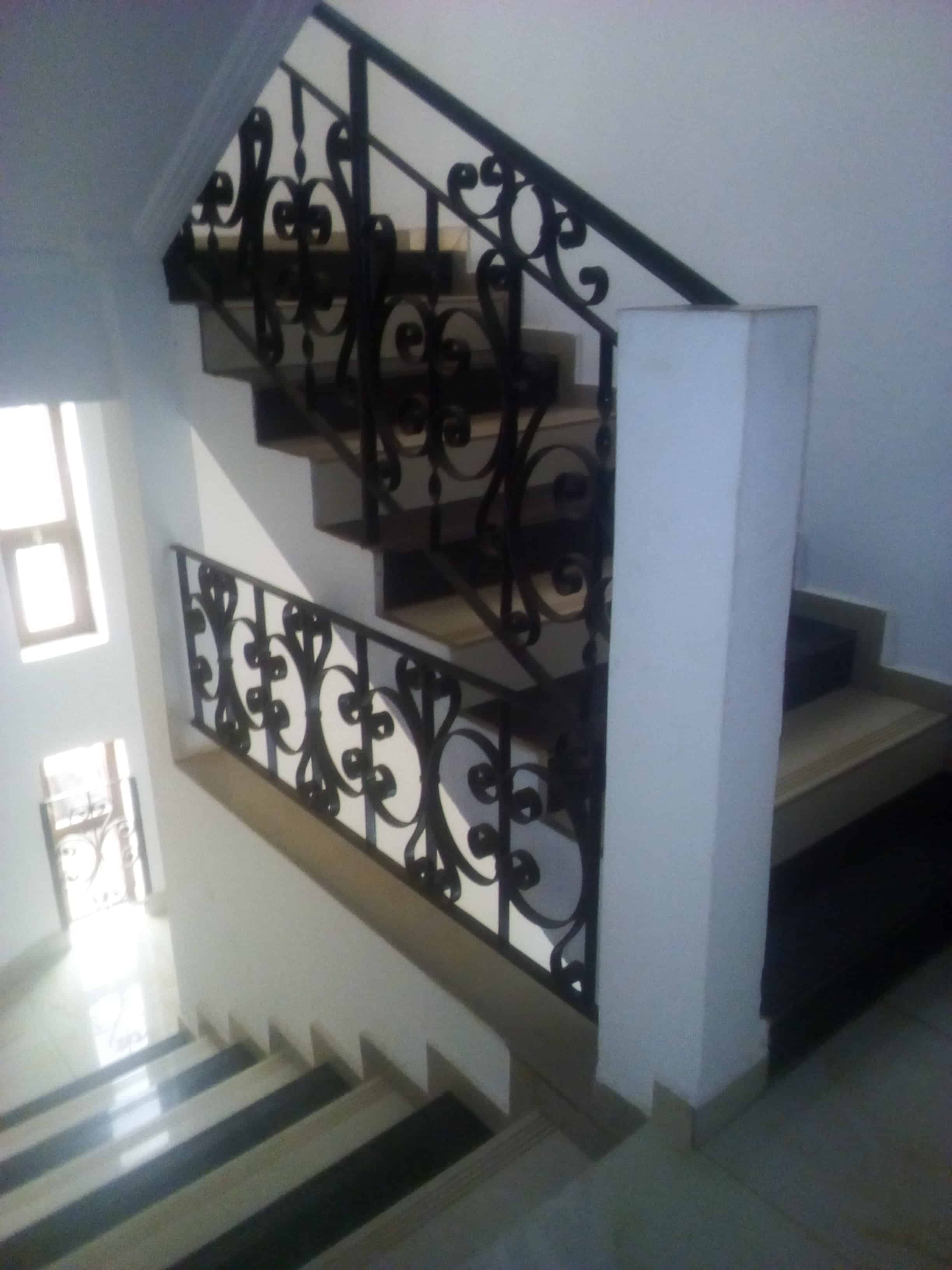 Apartment to rent - Yaoundé, Mfandena, A.foe(appartement non meublé) - 1 living room(s), 2 bedroom(s), 3 bathroom(s) - 350 000 FCFA / month