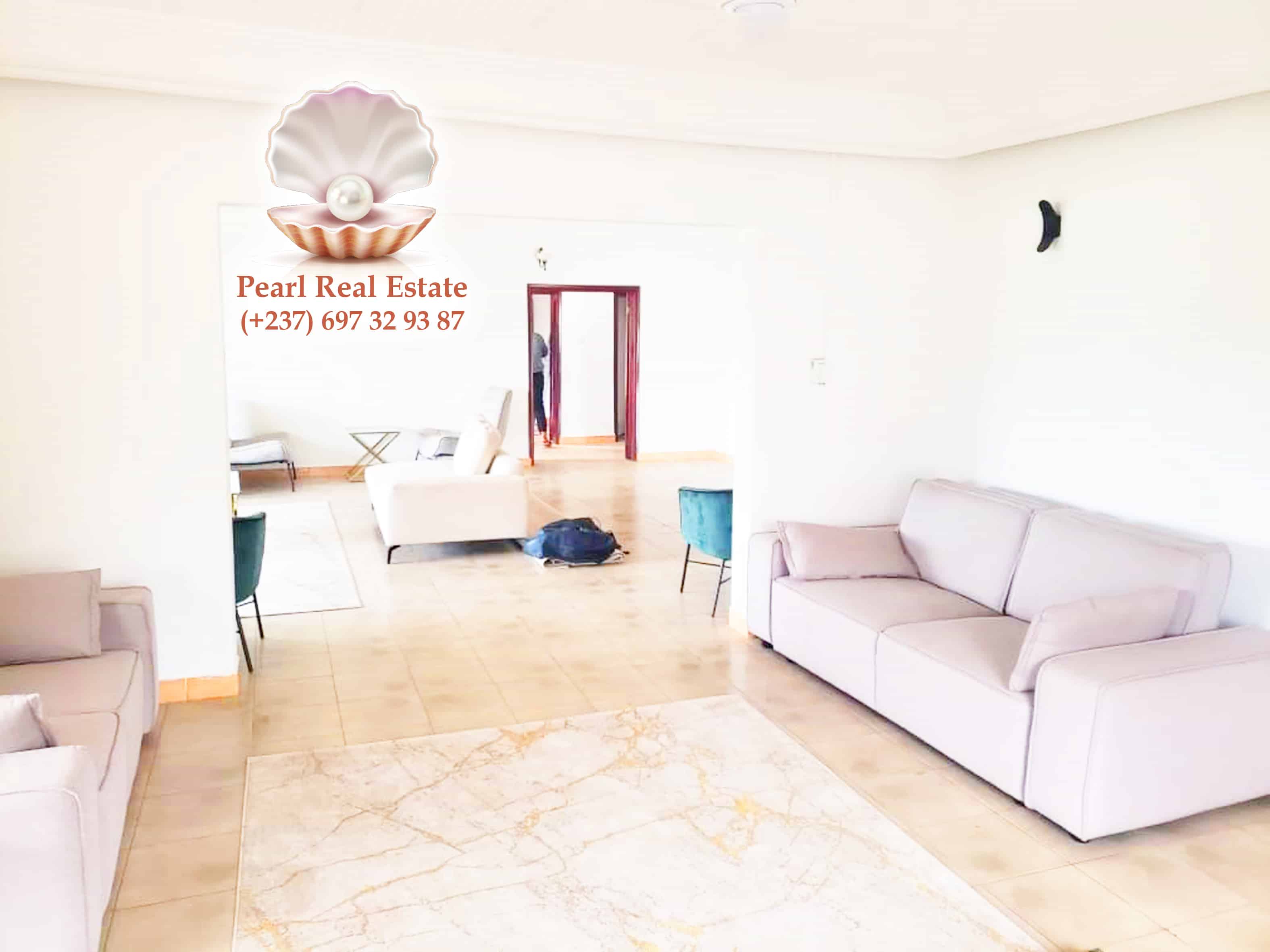 Maison (Villa) à louer - Yaoundé, Bastos, Bastos - 1 salon(s), 4 chambre(s), 3 salle(s) de bains - 1 800 000 FCFA / mois