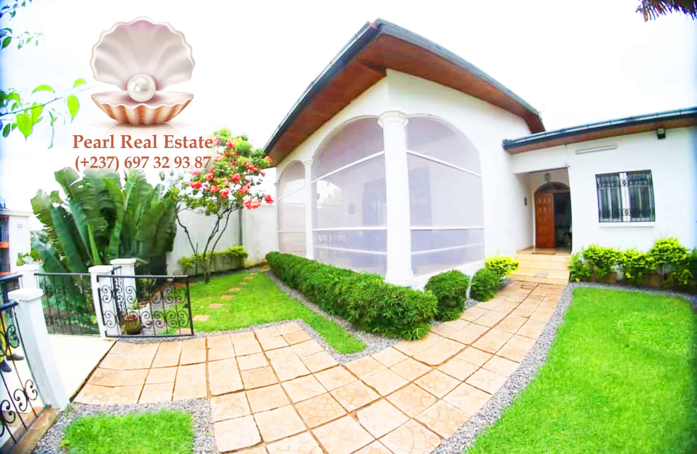 Maison (Villa) à vendre - Yaoundé, Bastos, Bastos - 1 salon(s), 4 chambre(s), 3 salle(s) de bains - 500 000 000 FCFA
