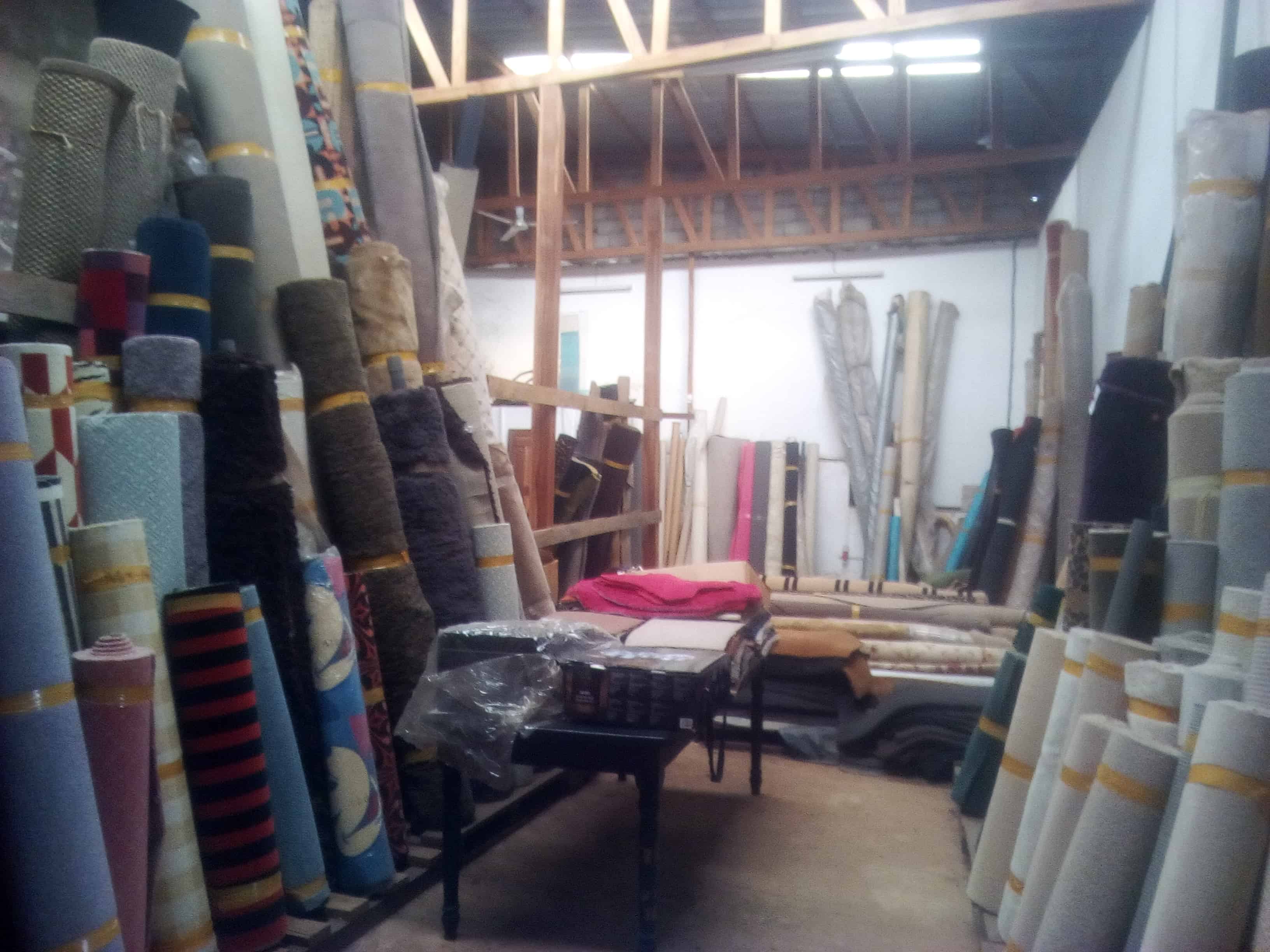 Boutique à louer à Yaoundé, Bastos, Aurélia - 300 m2 - 750 000 FCFA
