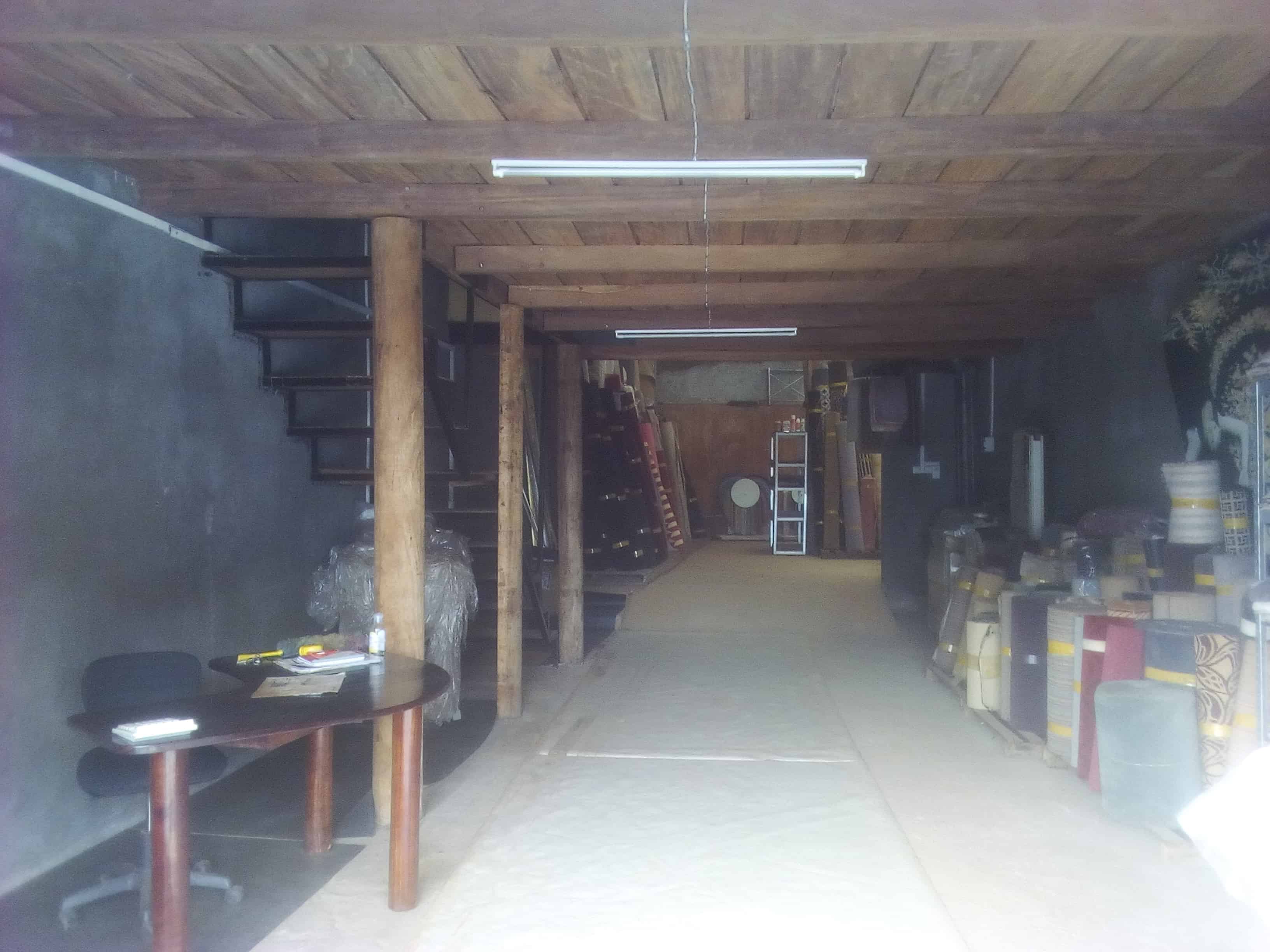 Boutique à louer à Yaoundé, Bastos, Aurélia - 300 m2 - 750 000 FCFA