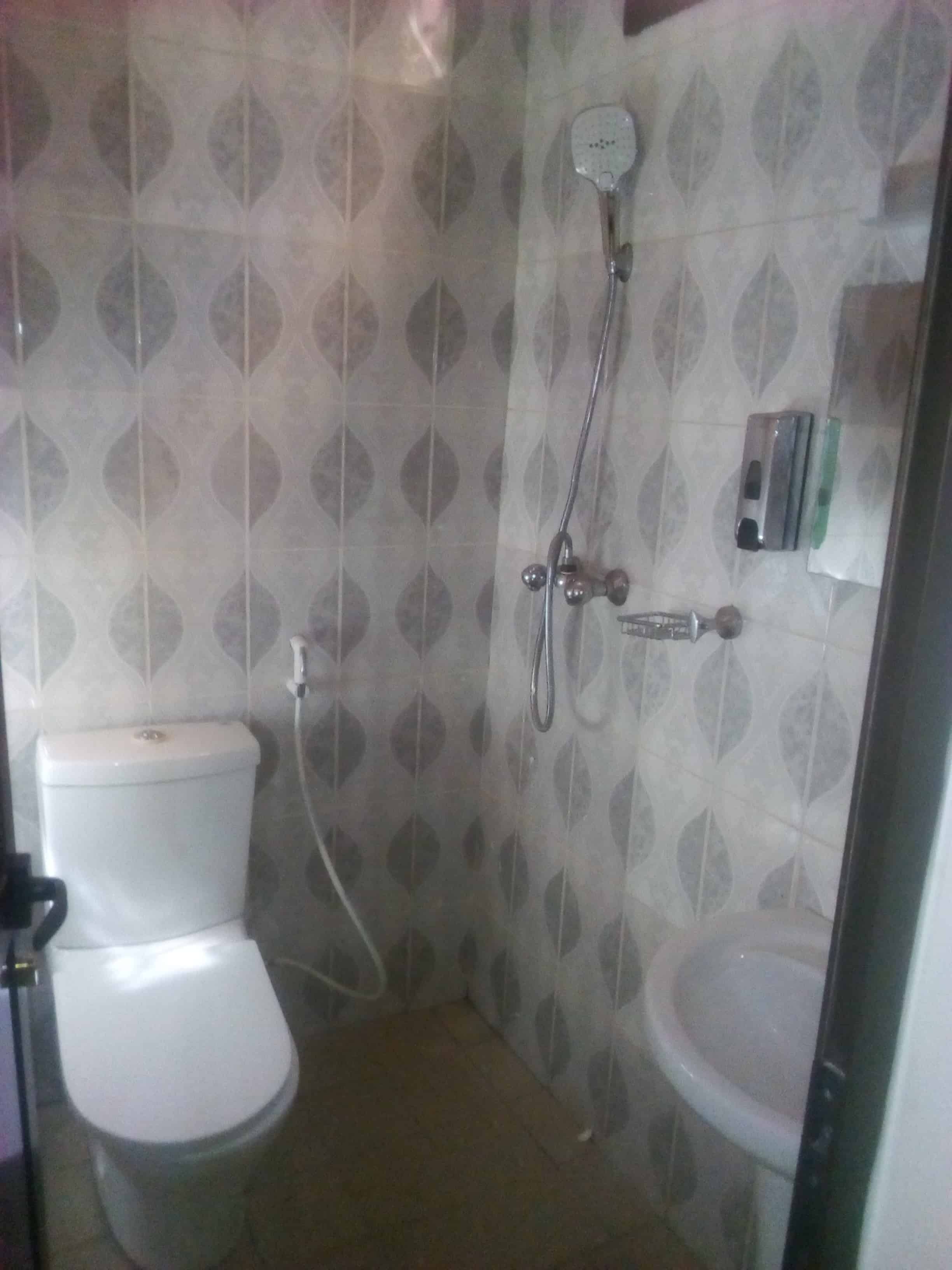 Apartment to rent - Yaoundé, Bastos, Gendarmerie - 1 living room(s), 2 bedroom(s), 2 bathroom(s) - 250 000 FCFA / month